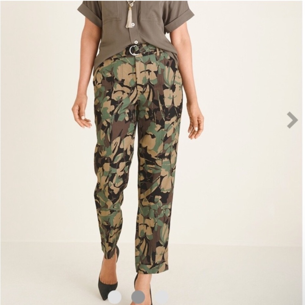 Chicos Belted Camo-Floral Utility Ankle
Pants Size 1.5